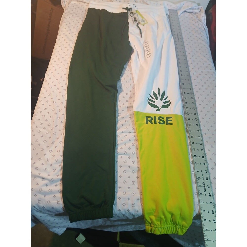 Rise Dispensary White and Green Sweatpant Large